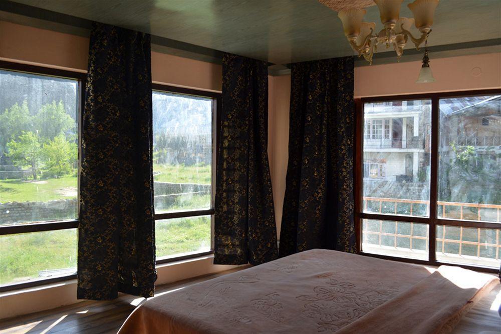 Hotel Manali Mahal Kültér fotó